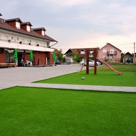 10 Apartments Novi Sad Esterno foto