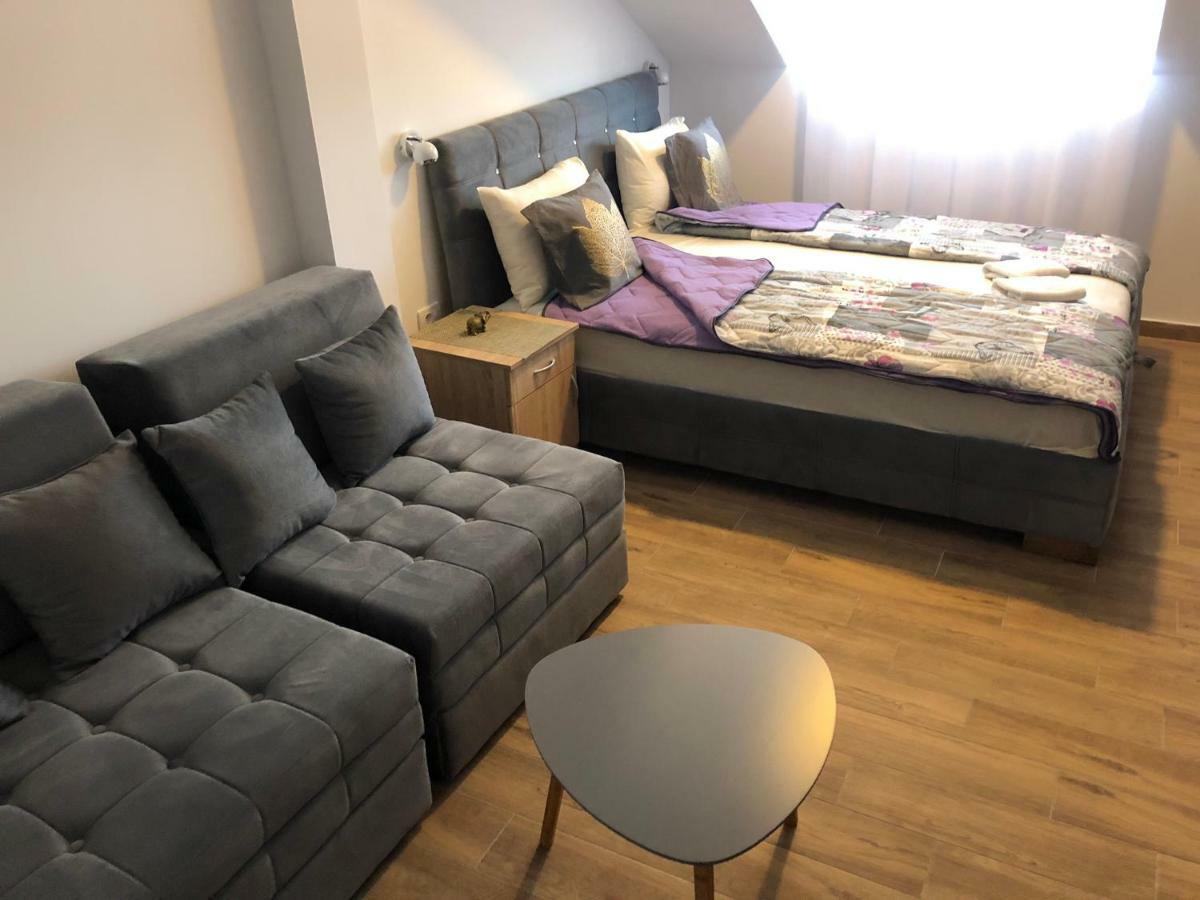 10 Apartments Novi Sad Esterno foto